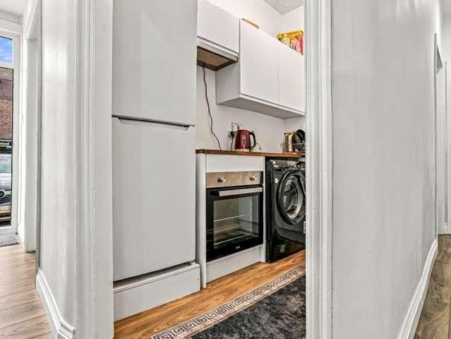 Flat for sale in Seven Kings, Greater London