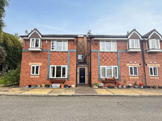 Flat for sale in Liverpool, Woolton