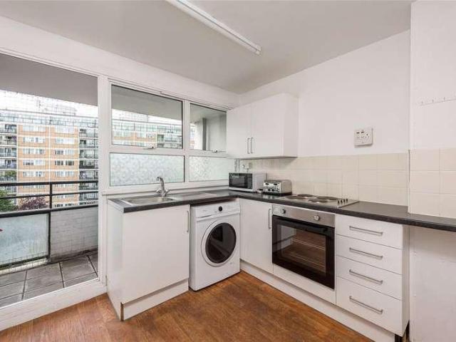 Flat for sale in Churchill Gardens Estate, Greater London