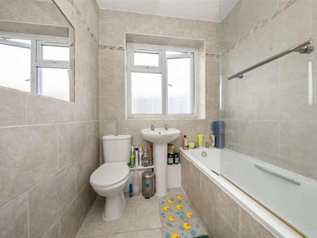 Flat for sale in Datchet