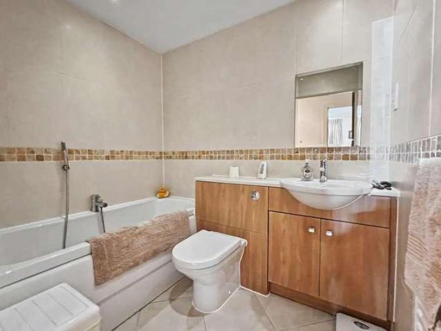 Flat for sale in Helford, Hampshire