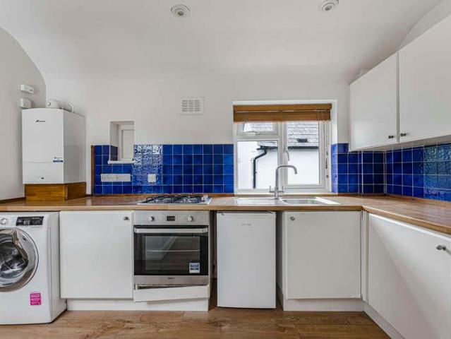Flat for sale in Norbiton, Greater London