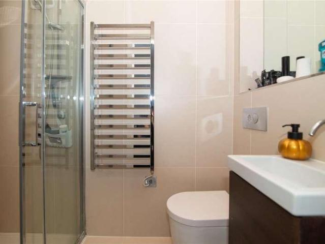 Flat for sale in London Borough of Hounslow, Strand