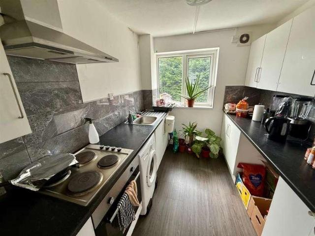 Flat for sale in Solihull Lodge, West Midlands