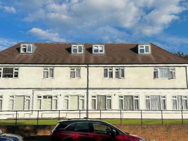 Flat for sale in St Mary Cray, Greater London