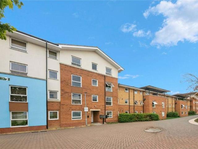 Flat for sale in West Drayton, Greater London
