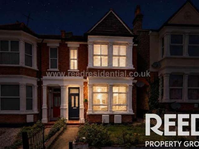 Flat for sale in Milton, Southend-on-Sea