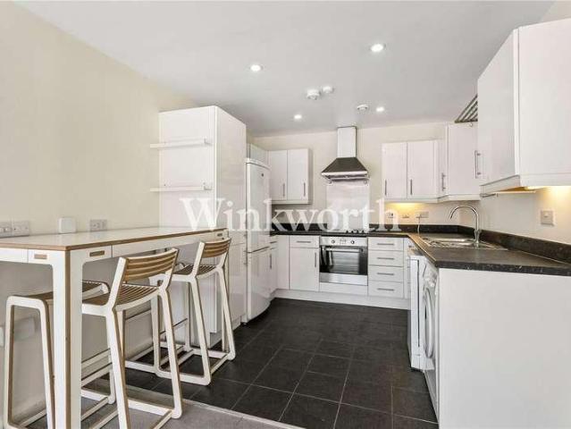 Flat for sale in Hale Village, Tottenham Hale