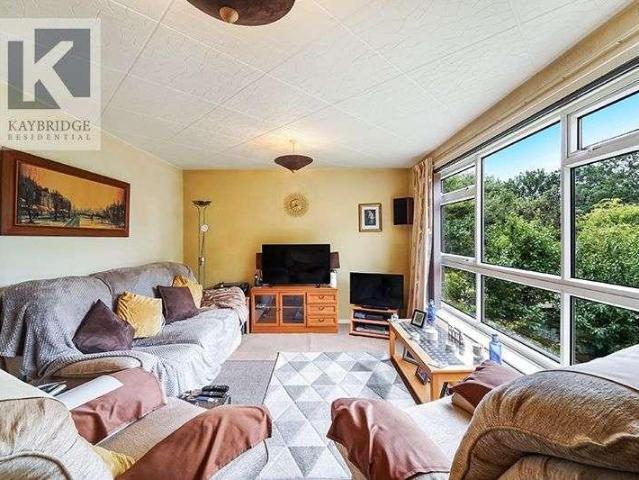 Flat for sale in West Ewell, Ewell