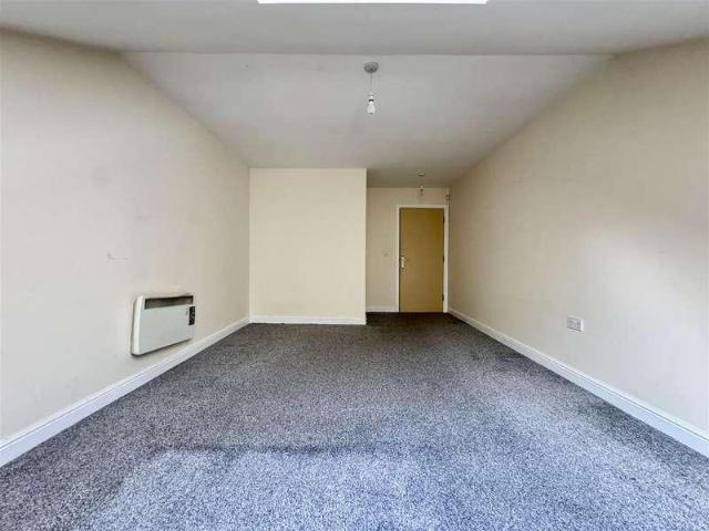 Flat for sale in Bradley, West Yorkshire
