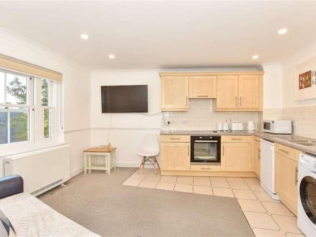 Flat for sale in St. Stephen's, The Bridge