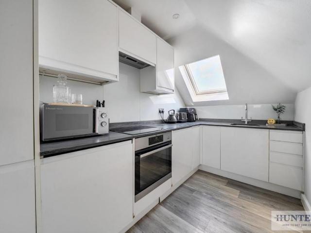 Flat for sale in Hawley, Monks Orchard