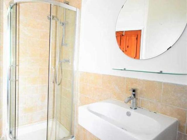 Flat for sale in London, Strand-on-the-Green