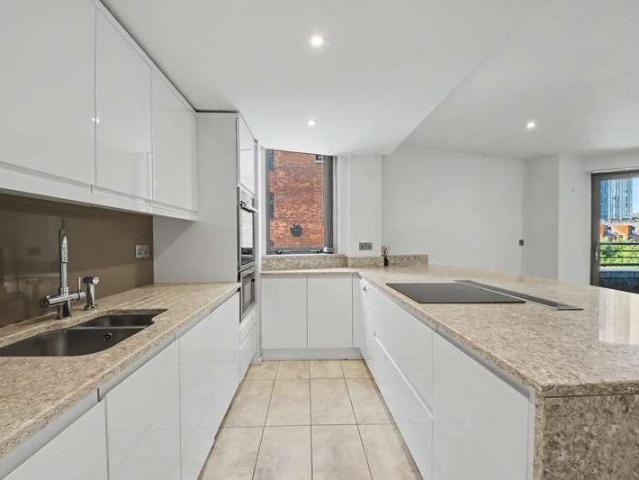 Flat for sale in City Centre, Georgia