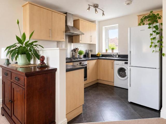 Flat for sale in Godinton Park, Bridgefield