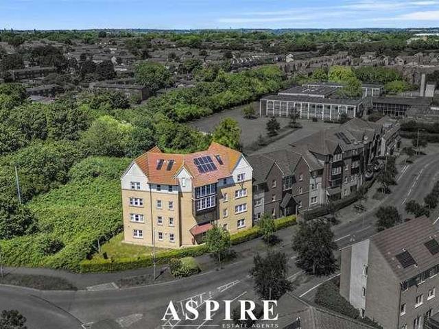 Flat for sale in Essex
