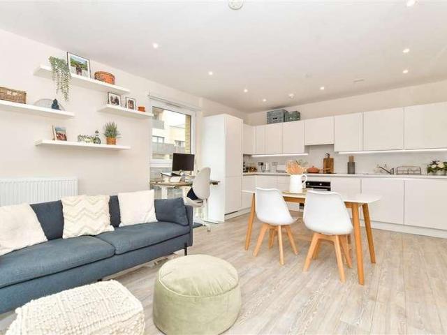 Flat for sale in Greater London