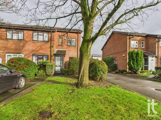 Flat for sale in Mile End, Hazel Grove