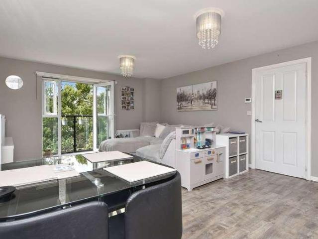 Flat for sale in North Shoebury, Alton Barnes