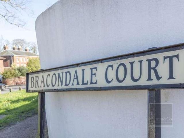 Flat for sale in Lakenham, East Bank