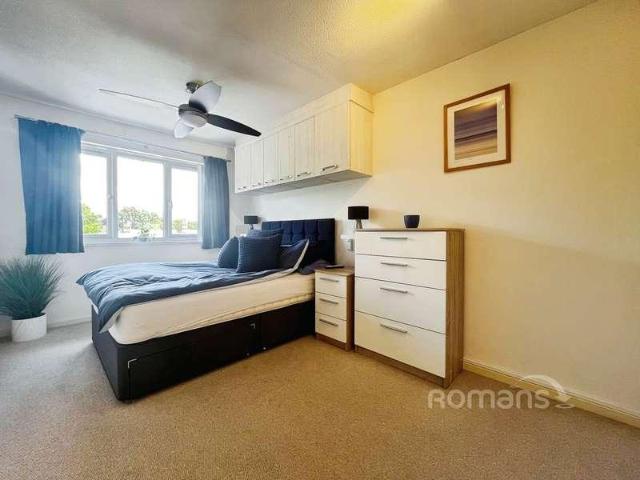 Flat for sale in St Marks, Maidenhead