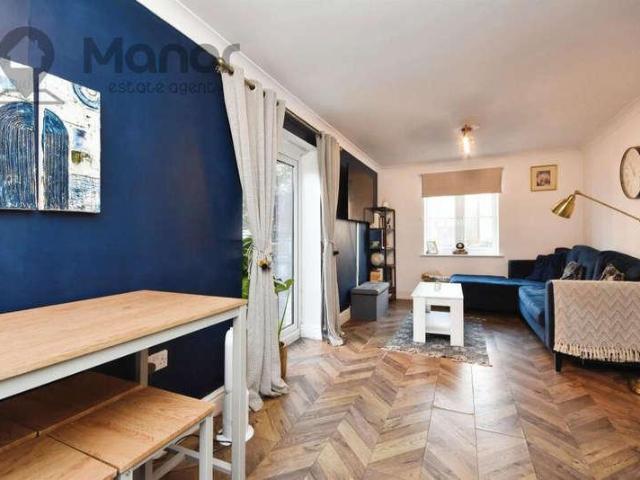 Flat for sale in Meadgate, Chelmsford
