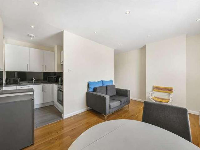 Flat for sale in Maitland Park, Greater London