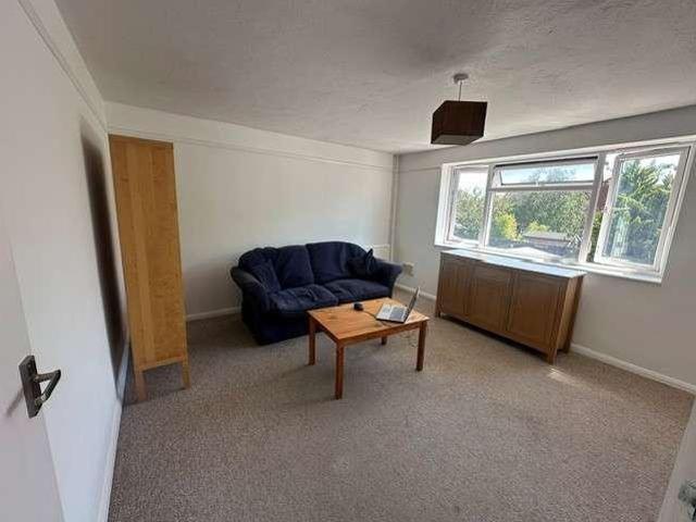 Flat for sale in Thatcham, West Berkshire