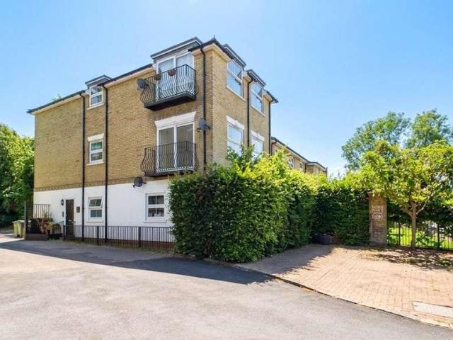 Flat for sale in Blackhills, Surrey