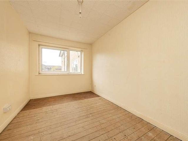 Flat for sale in New Malden, Greater London