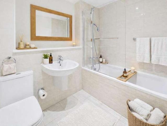 Flat for sale in Highfields, Old Wharf