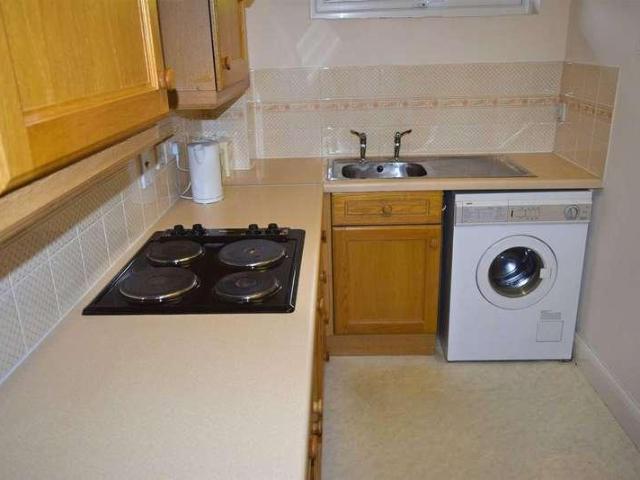 Flat for sale in Sevenoaks, The Butts
