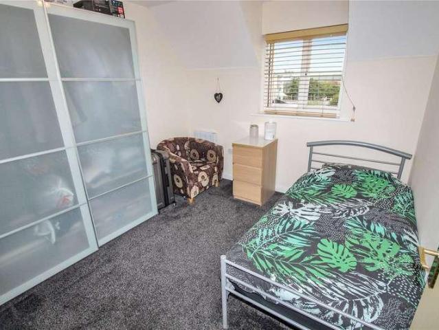 Flat for sale in Oakhurst, Haydon Wick