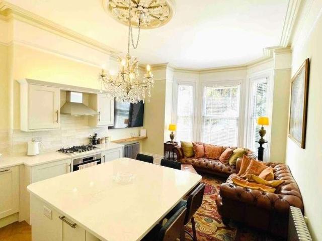 Flat for sale in Cowlease, Ventnor