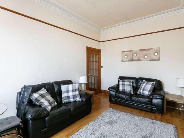 Flat for sale in Hillside, Leith