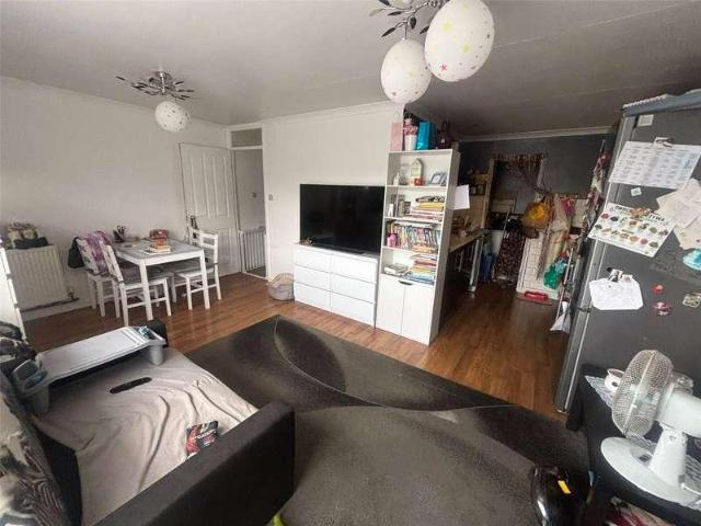 Flat for sale in Slough