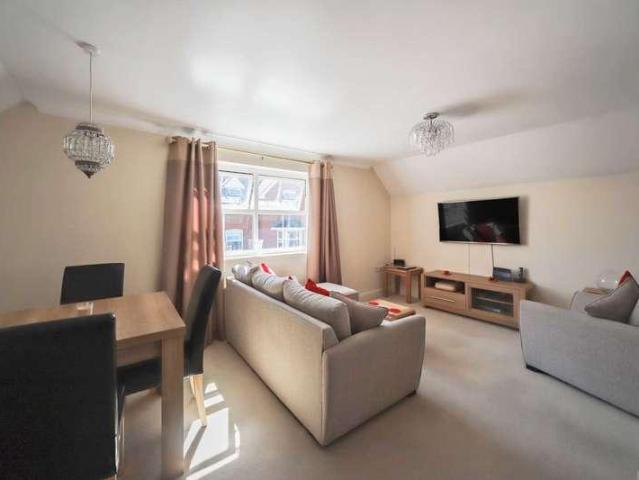 Flat for sale in Pouchen End, Hertfordshire