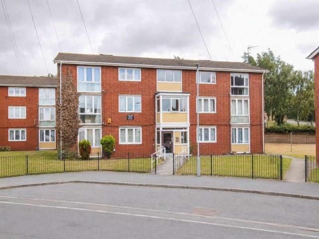 Flat for sale in Eastmoor, West Yorkshire