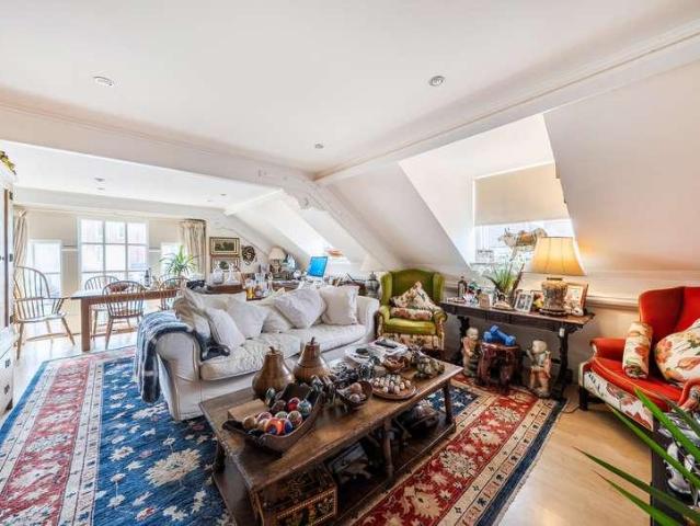 Flat for sale in Forest Green, Stroud