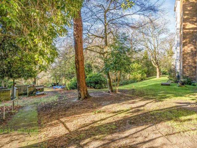 Flat for sale in London Borough of Croydon, Upper Norwood