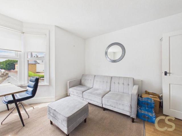 Flat for sale in Cheshunt, Broxbourne