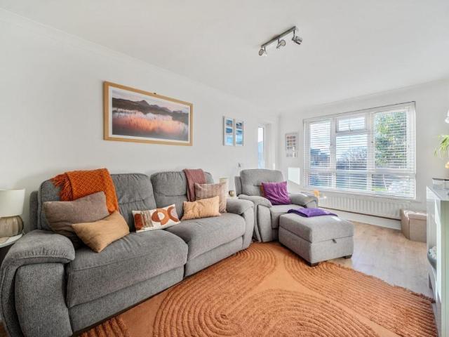 Flat for sale in London Borough of Lewisham, Greater London