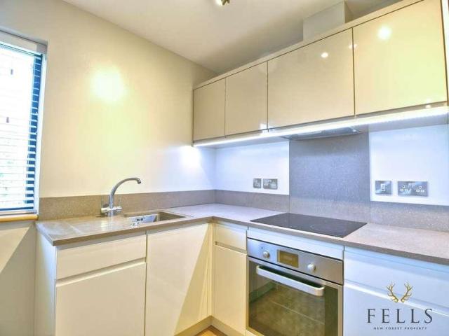 Flat for sale in Ashurst Bridge, Hampshire