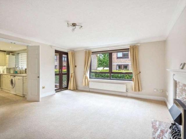 Flat for sale in Bisham