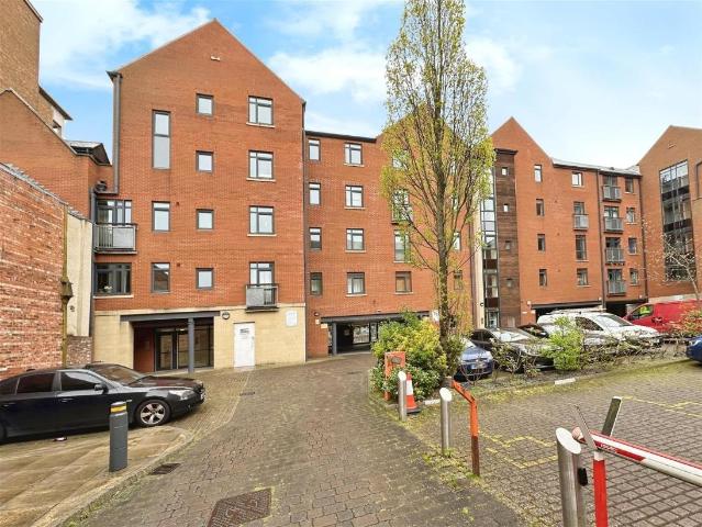 Flat for sale in Garrison Side, Hull