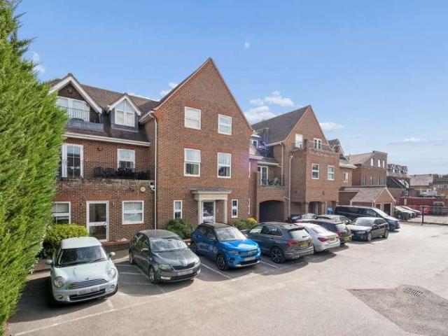 Flat for sale in Ashley House, Farnham Common