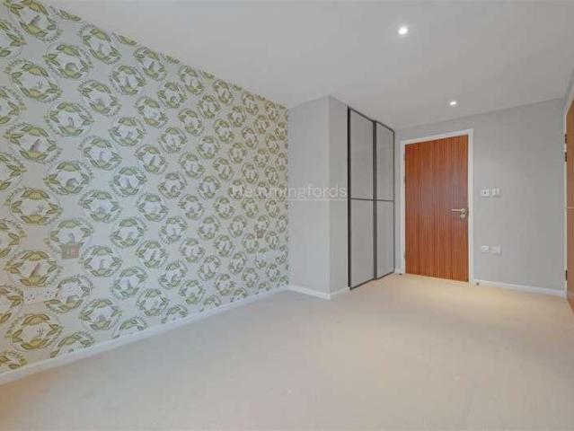 Flat for sale in Highbury, Greater London