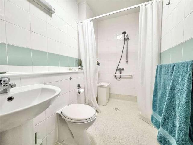Flat for sale in Lansdowne, Charminster