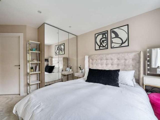 Flat for sale in Clewer Village, Windsor