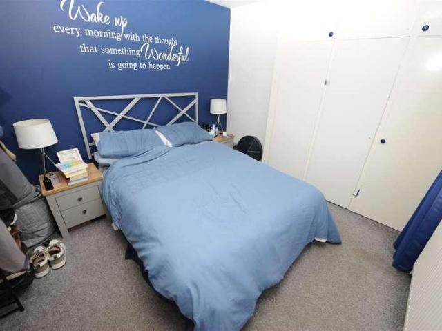 Flat for sale in West Yorkshire
